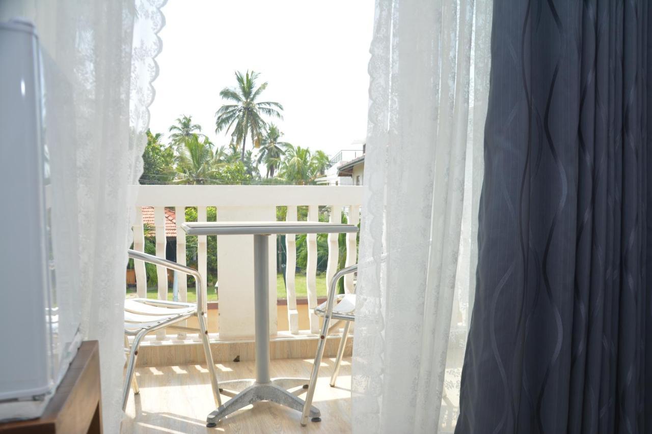 Yolanda Villa Negombo Exterior photo