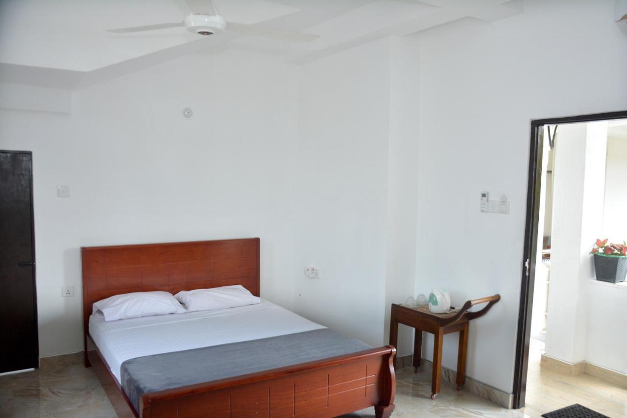 Yolanda Villa Negombo Exterior photo
